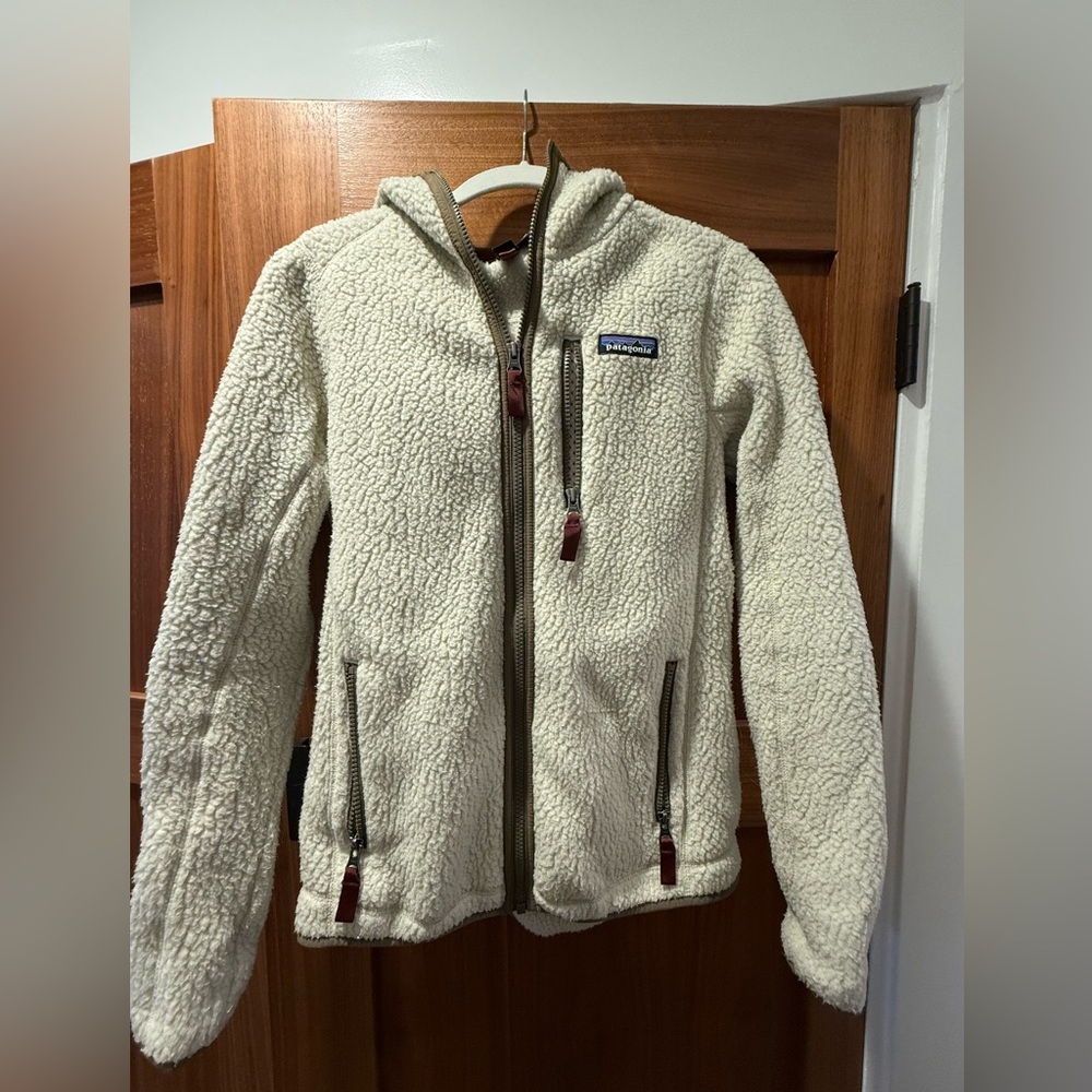 Womens Patagonia retro pile zip jacket